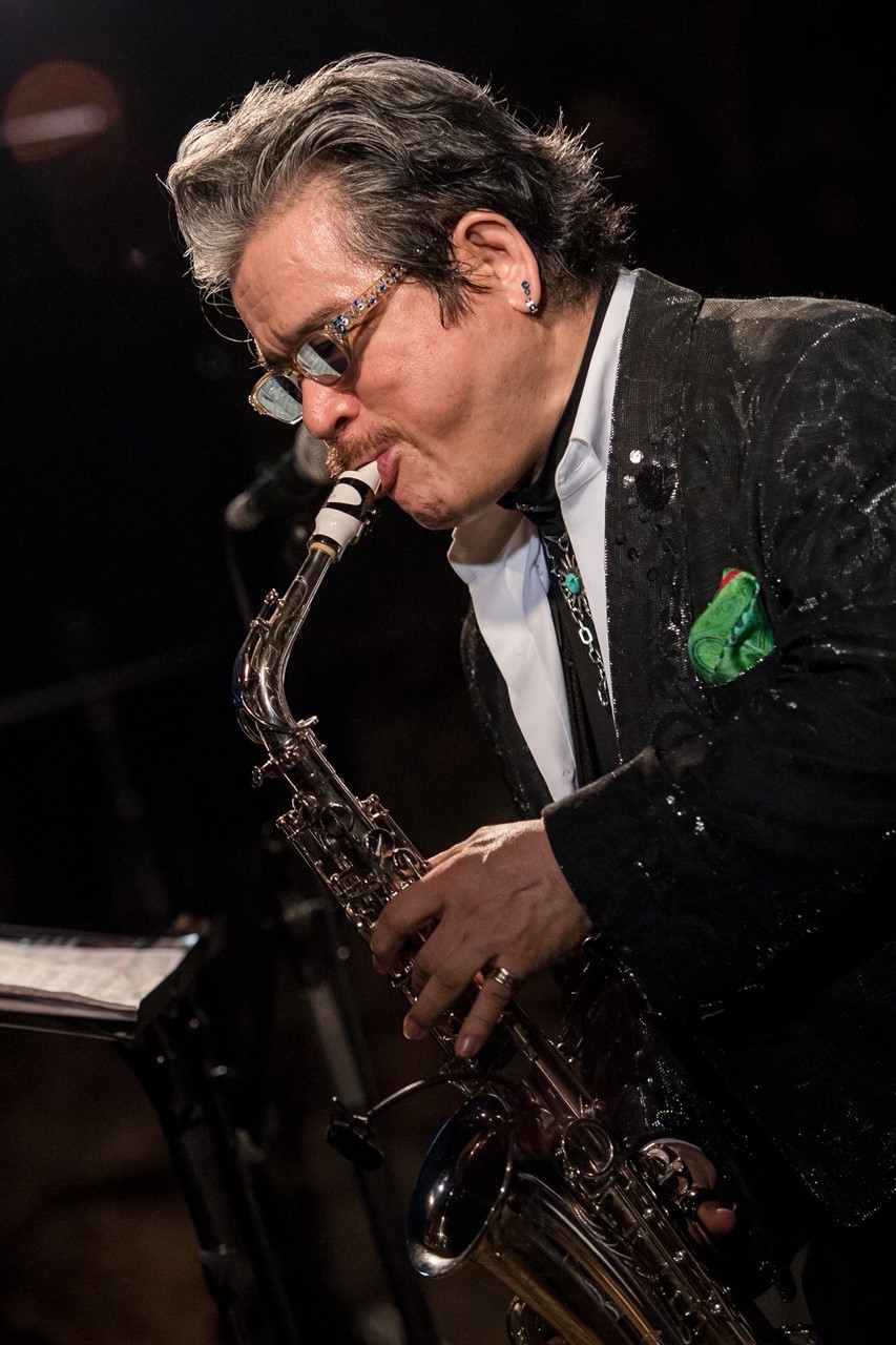 洞窟カフェが二夜限定のライブバーに! MALTA JAZZカルテット