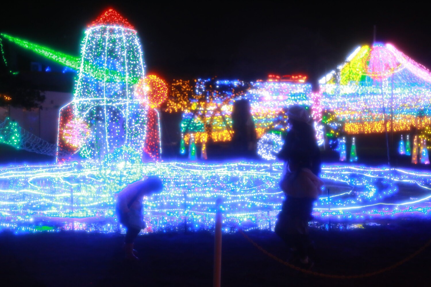 1)　夜のイルミネーション オーランドさん羽ばたく特別イルミネーション開催！ 邑楽町